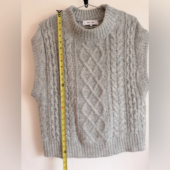 John & Jen oversized sleeveless sweater - Picture 4 of 7